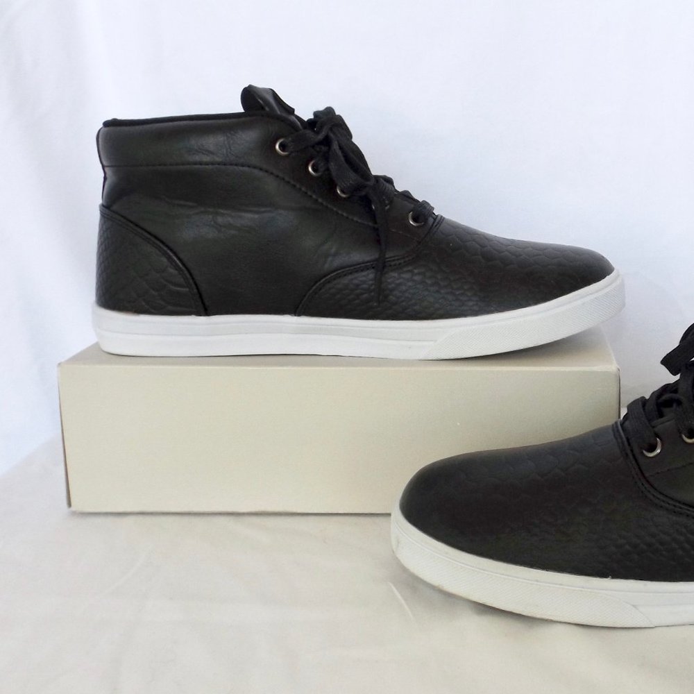 Black Leather High Top Sneakers, Hardlined by Sean John, Size 9.5, EC!